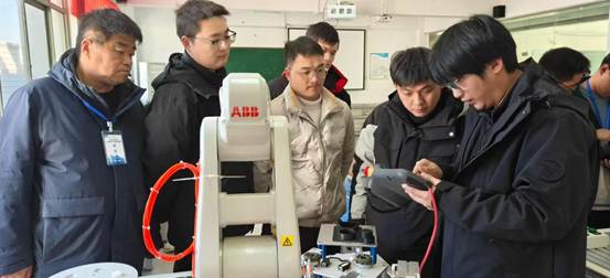 cdff41a0d8d5ee39ac2de9874d06767e